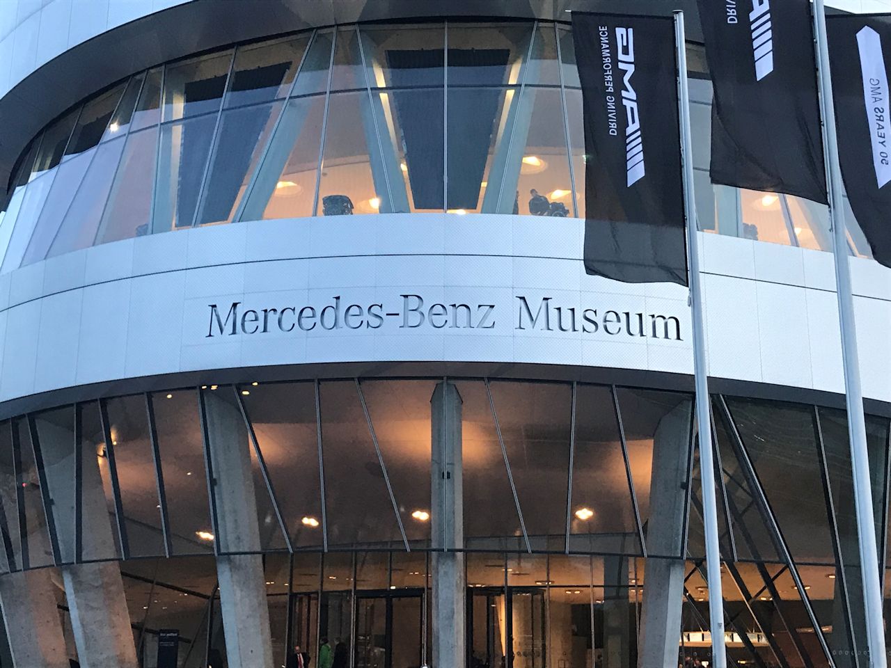 メルセデスベンツ博物館(Mercedes-Benz Museum)