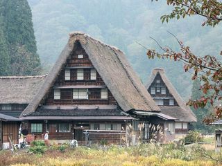 富山県：五箇山の合掌造り集落