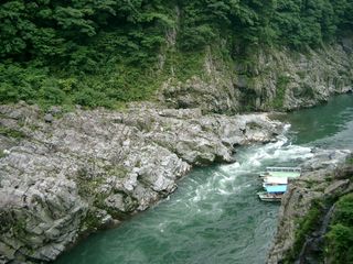 徳島県：吉野川水系の大歩危峡(おおぼけ)遊覧船