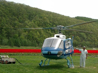 北海道：チューリップ公園のヘリコプター