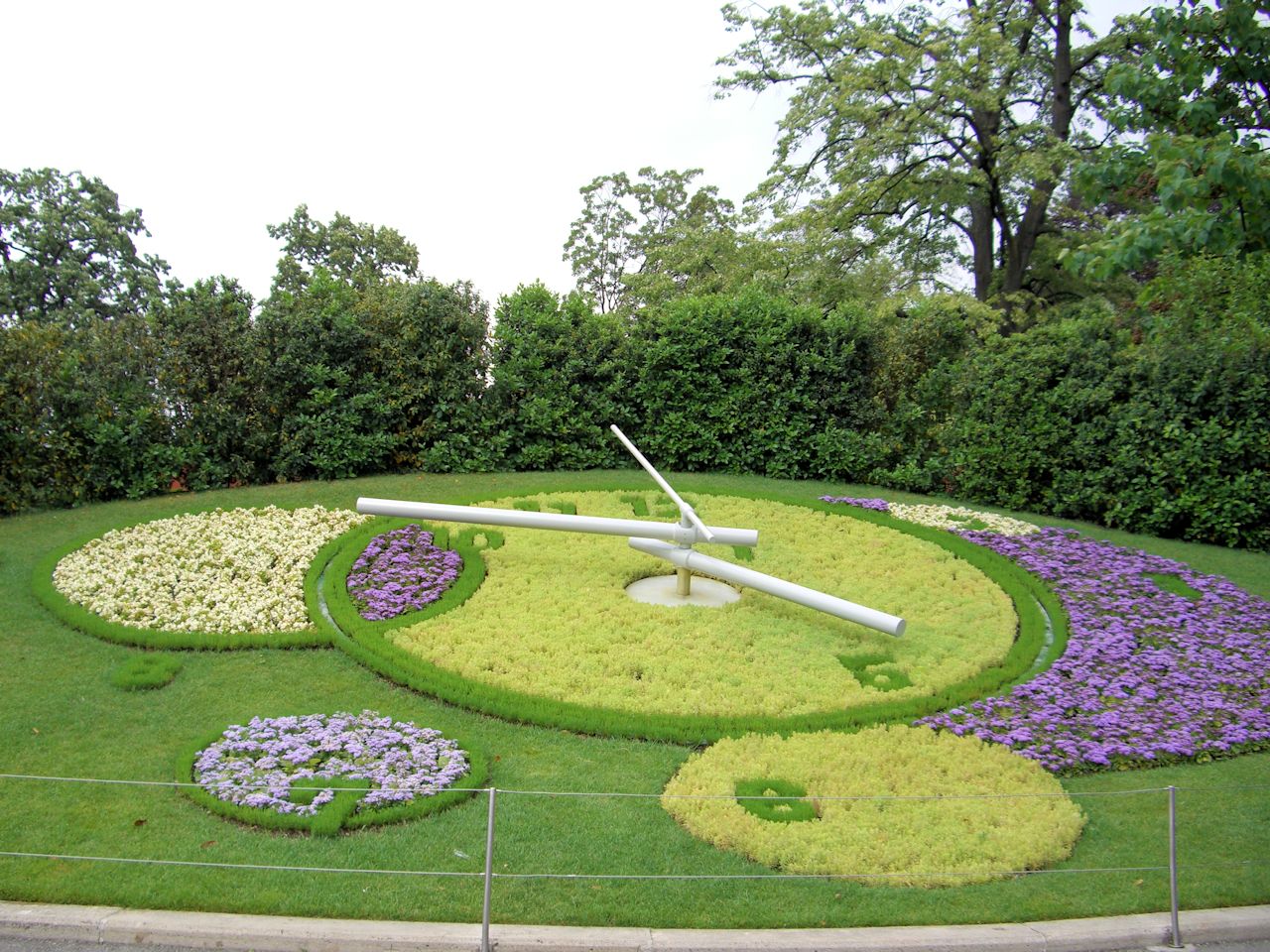 Pichori スイス ジュネーヴのイギリス庭園の花時計