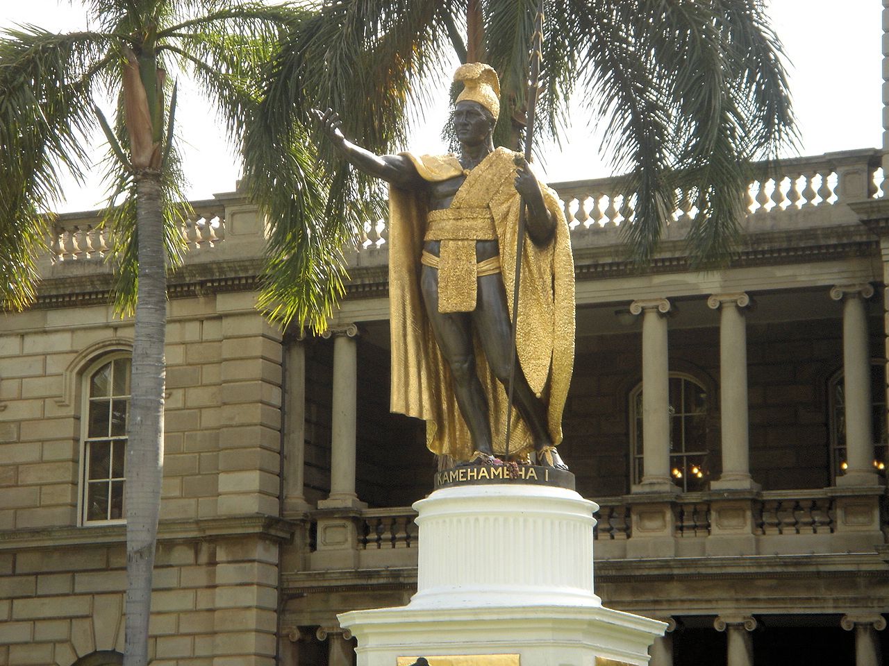 Pichori ハワイ カメハメハ大王の銅像