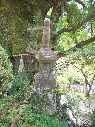 千葉県：清澄寺の宝筺印塔