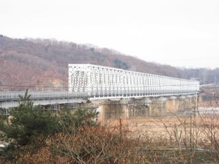 韓国：非武装中立地帯、自由の橋 