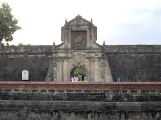 マニラ：サンチャゴ要塞の中央ゲート