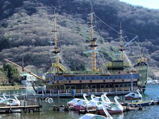 神奈川県：芦ノ湖の箱根海賊船ビクトリー号