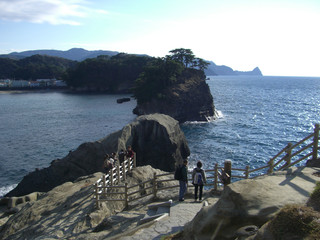 静岡県：堂ヶ島の亀島、蛇島