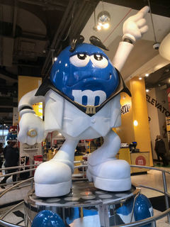 NY：M&M’sのキャラクター ブルー(Blue)